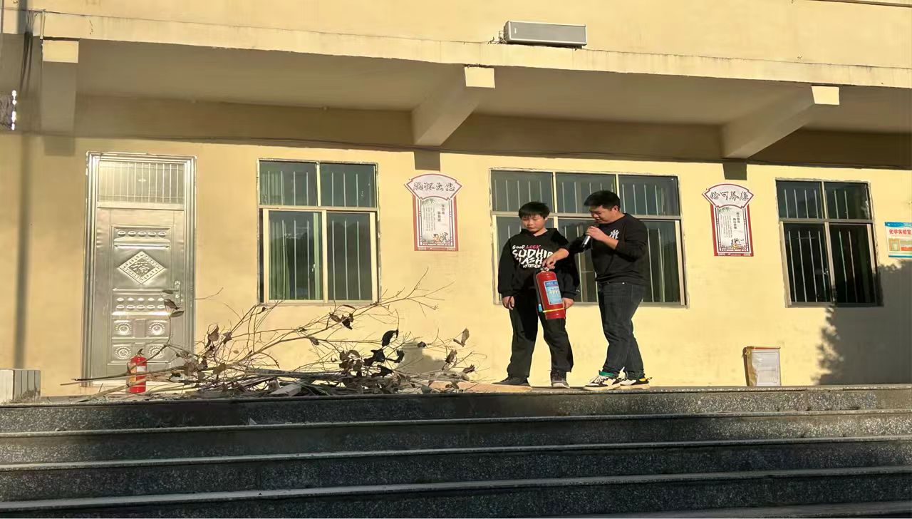 筑牢安全防線 護(hù)航校園平安