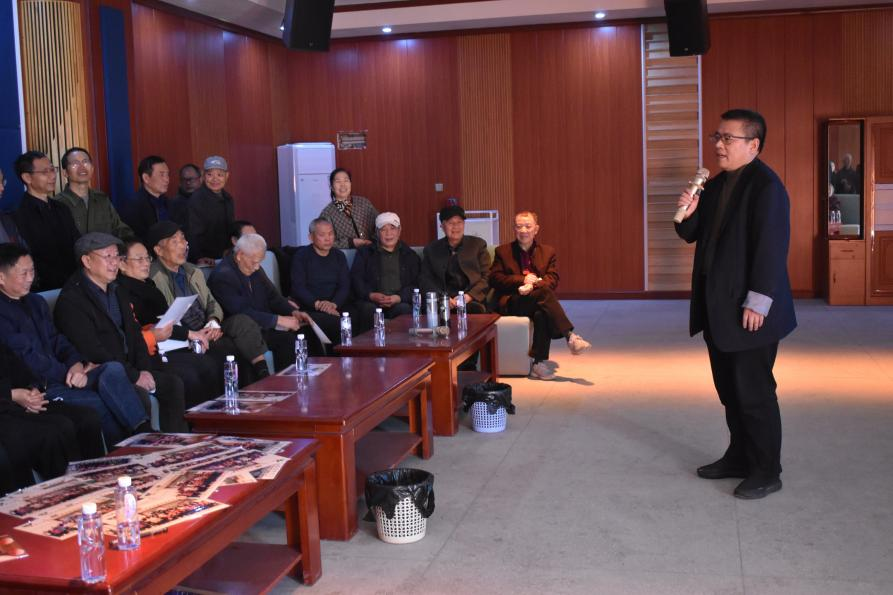 隆回二中：離退休教工回娘家娛樂身心