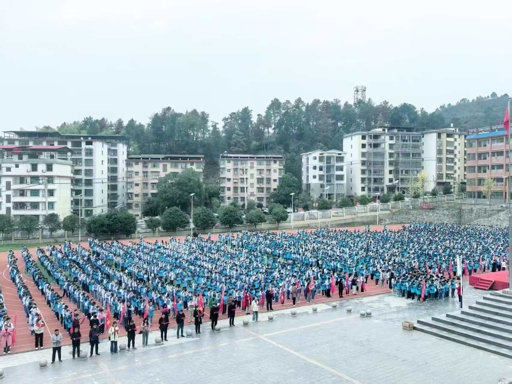 冬日書香暖校園，青春誦讀潤心田