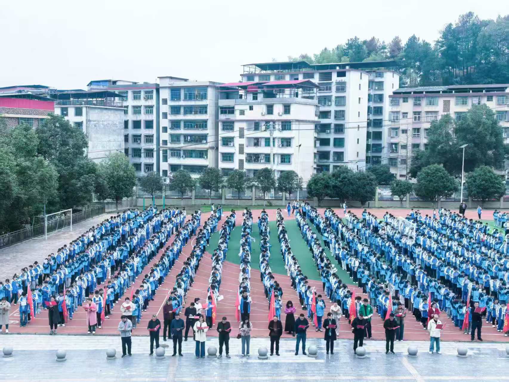 冬日書香暖校園，青春誦讀潤心田