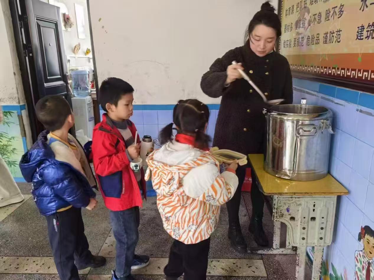 多策并舉織密網(wǎng) 健康校園共守護(hù)