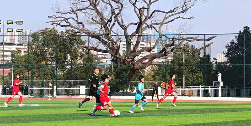綠茵逐夢，首戰(zhàn)告捷