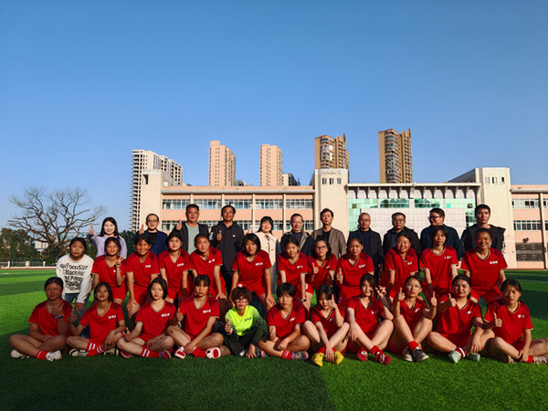 綠茵逐夢，首戰(zhàn)告捷