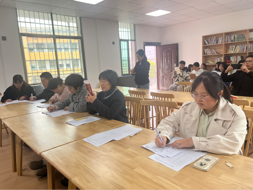 書(shū)香潤(rùn)校園，閱讀展風(fēng)采