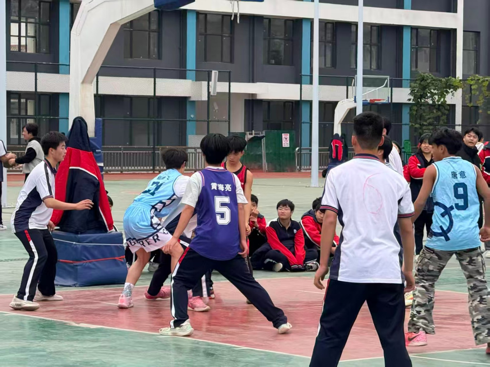 揮灑青春汗水，激揚運動激情