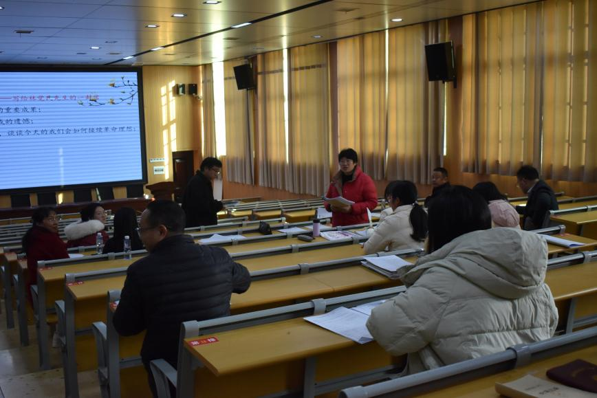 隆回二中舉行“6+1”教學(xué)比武 競(jìng)技課堂煥新顏