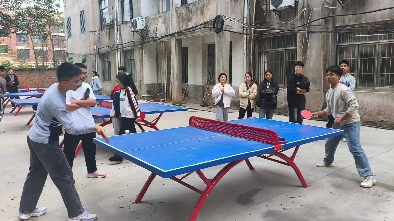 隆回二中默深文學社舉辦乒乓球團體趣味賽