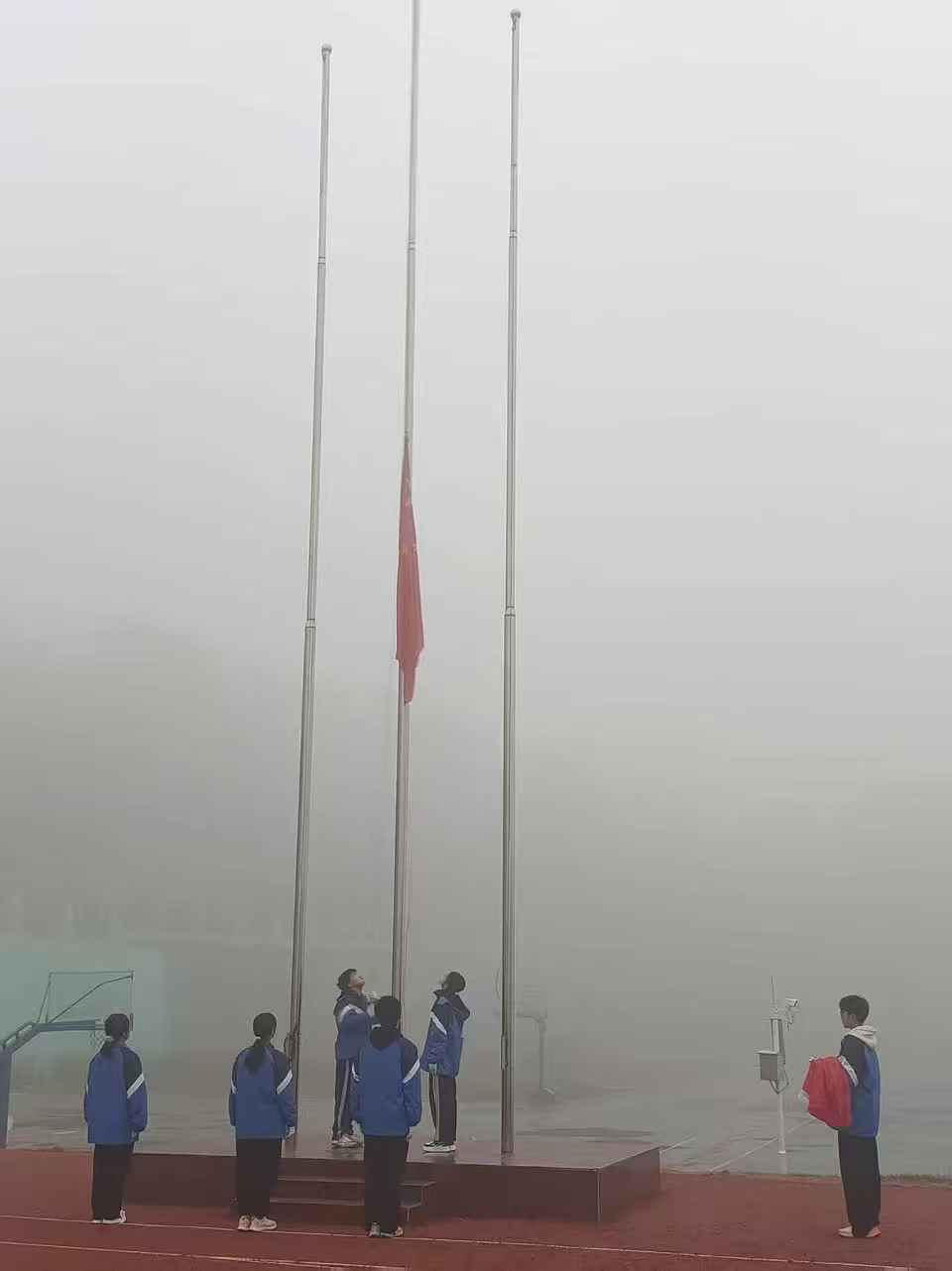 “落實(shí)行為規(guī)范 筑牢安全基石”