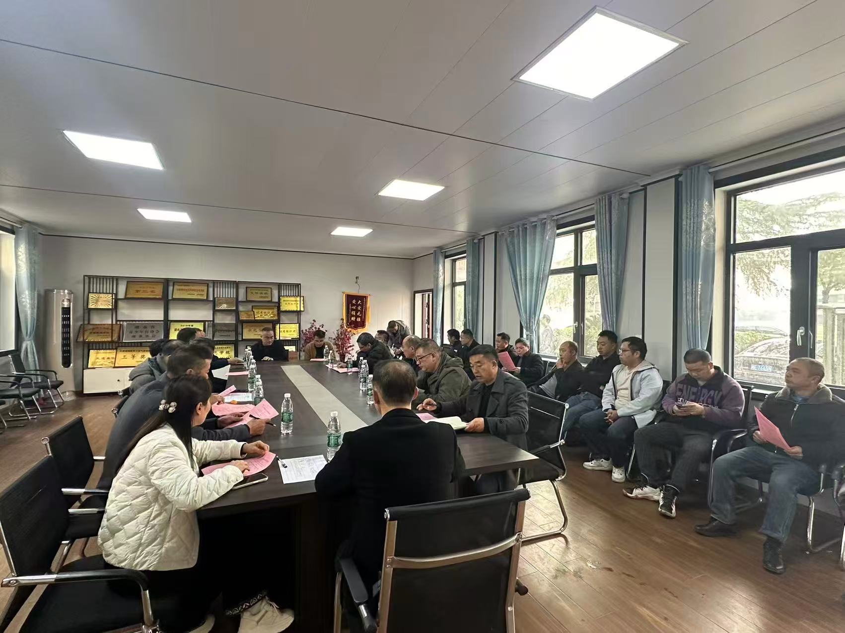 交流促成長(zhǎng)，共智共發(fā)展