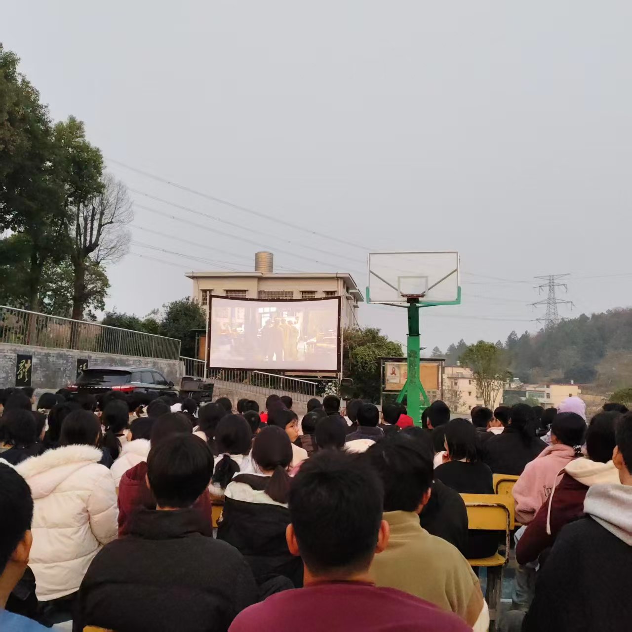 讓留守的花朵 在陽(yáng)光下綻放