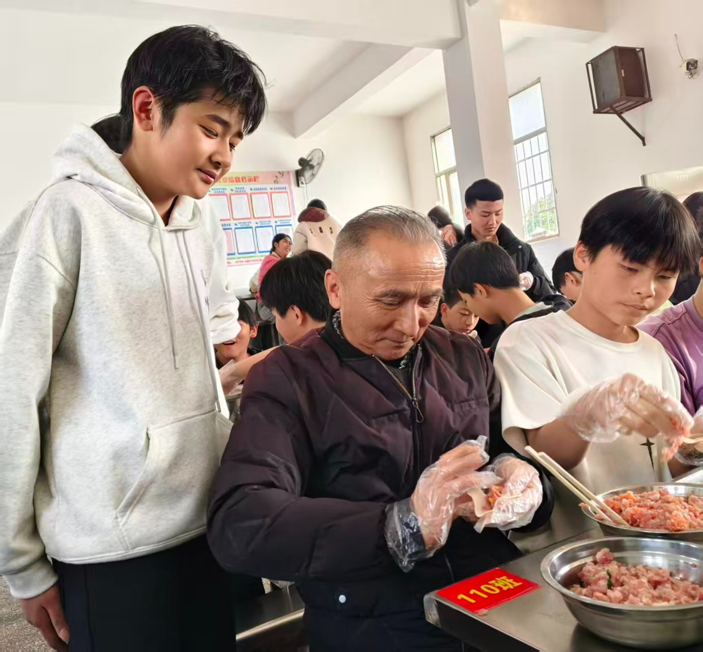 讓留守的花朵 在陽(yáng)光下綻放