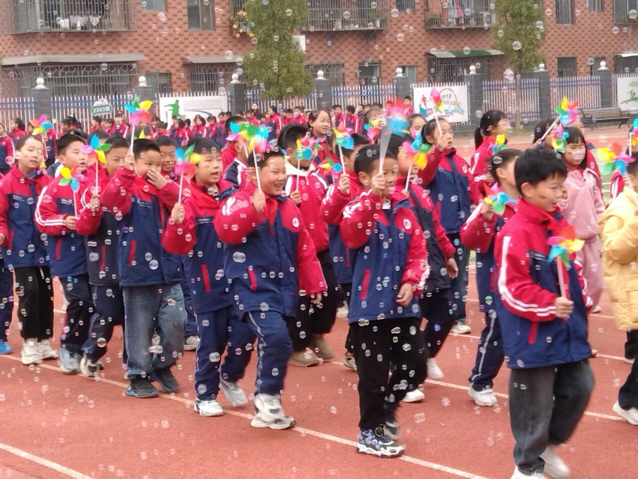 五育并舉展風(fēng)采，逐夢(mèng)賽場(chǎng)燃激情