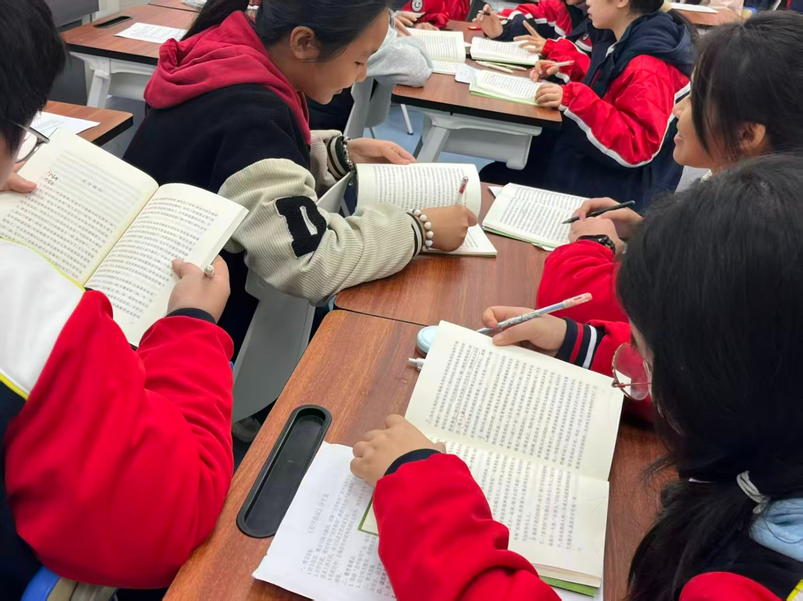 推開(kāi)五扇窗，看見(jiàn)新語(yǔ)文