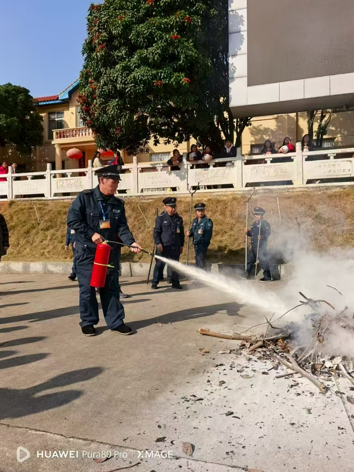 隆回二中：筑牢校園安全防線