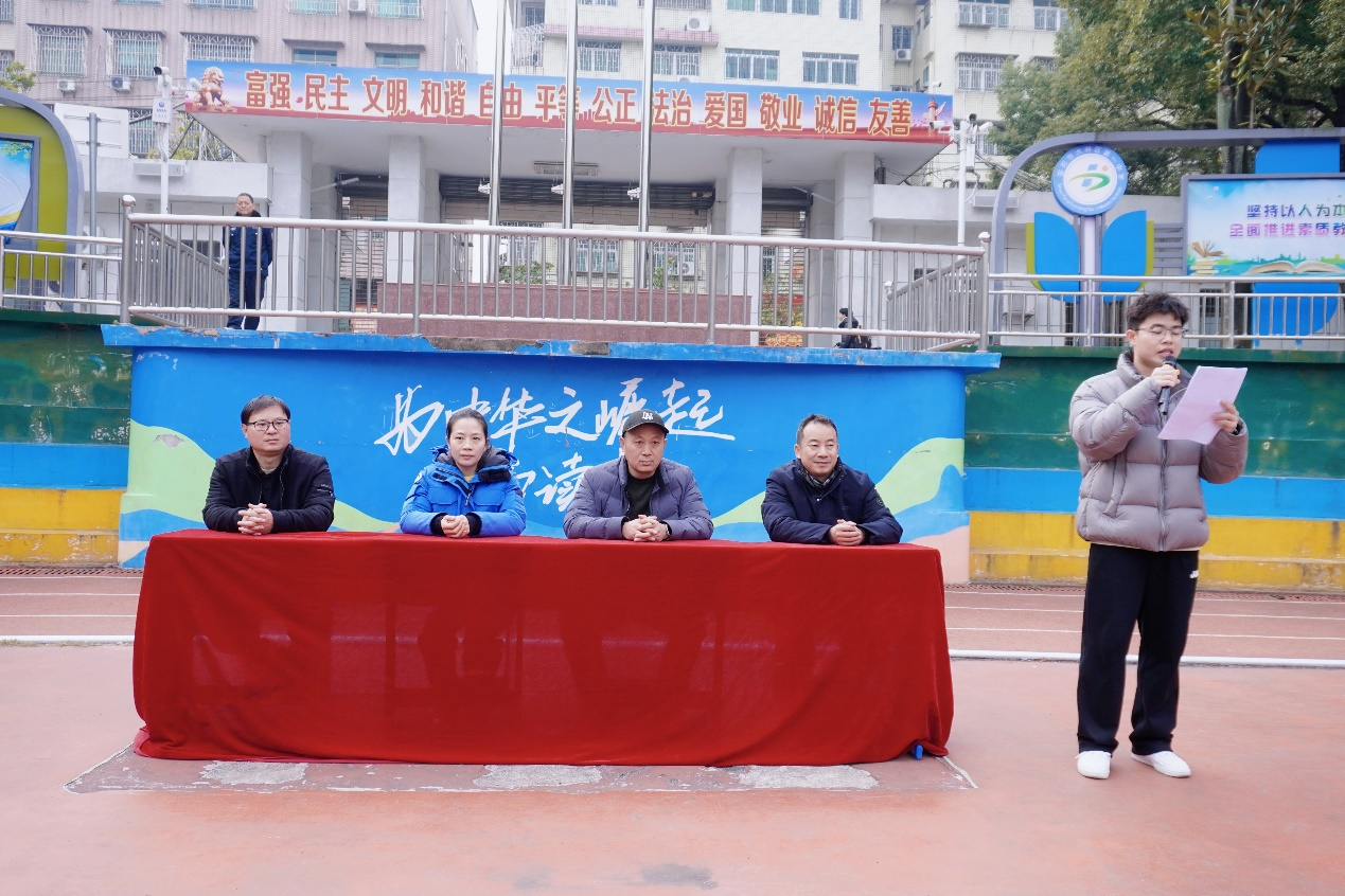 灌籃書寫青春 拼搏鑄就榮光