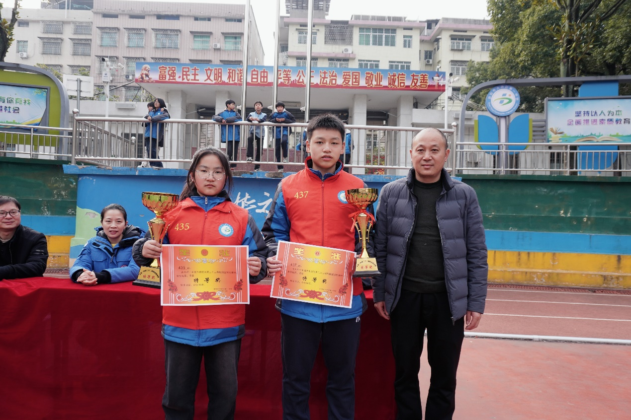 灌籃書寫青春 拼搏鑄就榮光