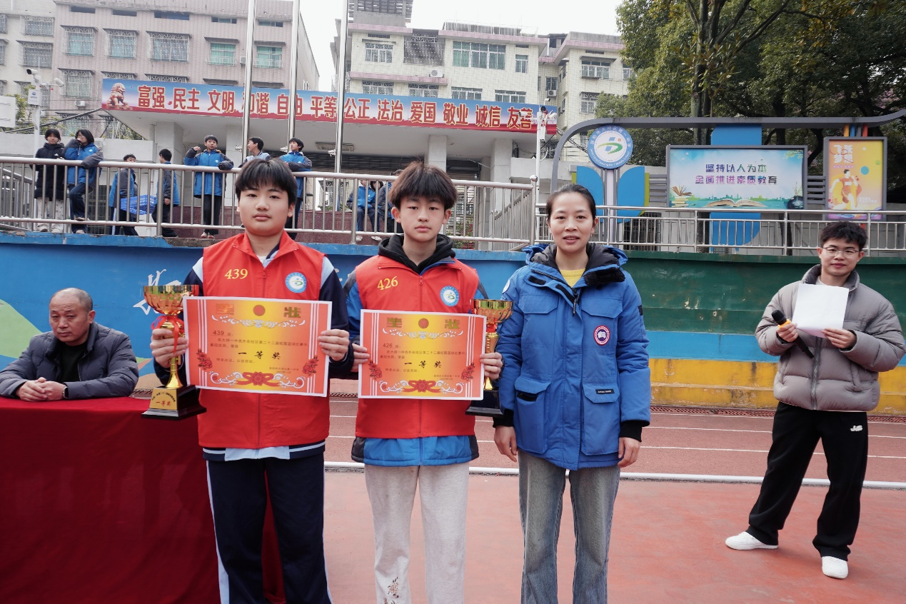 灌籃書寫青春 拼搏鑄就榮光