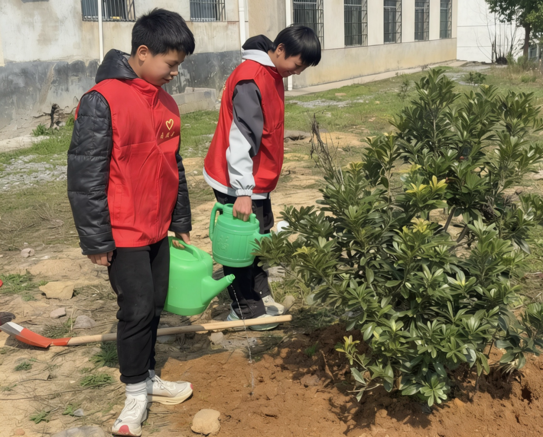 護(hù)綠耕心田 不負(fù)好春光