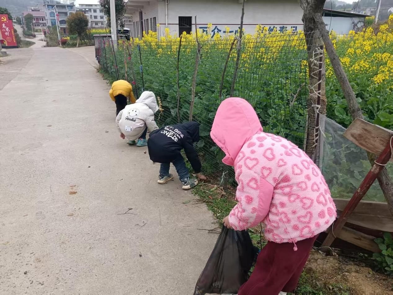 學(xué)習(xí)雷鋒好榜樣，志愿服務(wù)踐行者